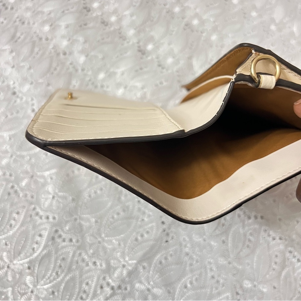 FLAP WALLET IN SIGNATURE CANVAS (COACH F32484) - Picture 8 of 11